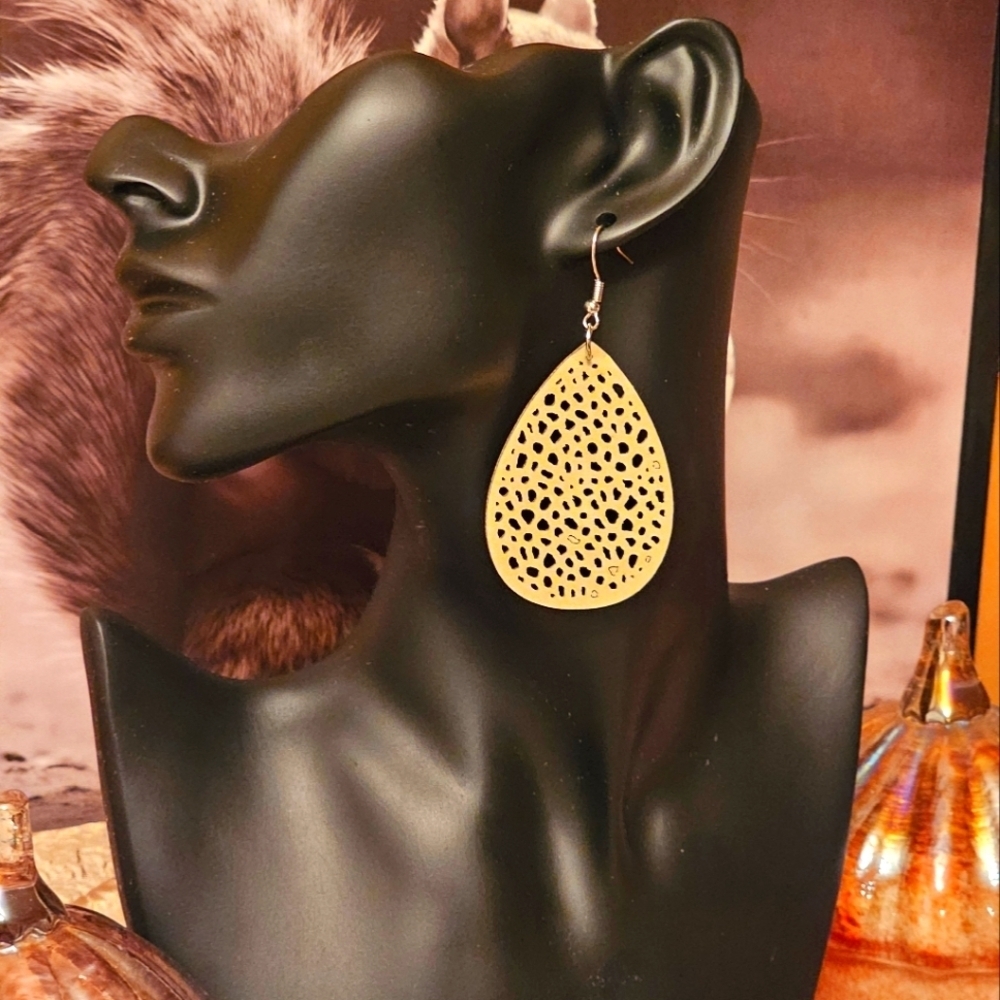 Elegant Green Crystal and NEW Faux Leather Earrings Set E1P42/3 - Picture 5 of 8